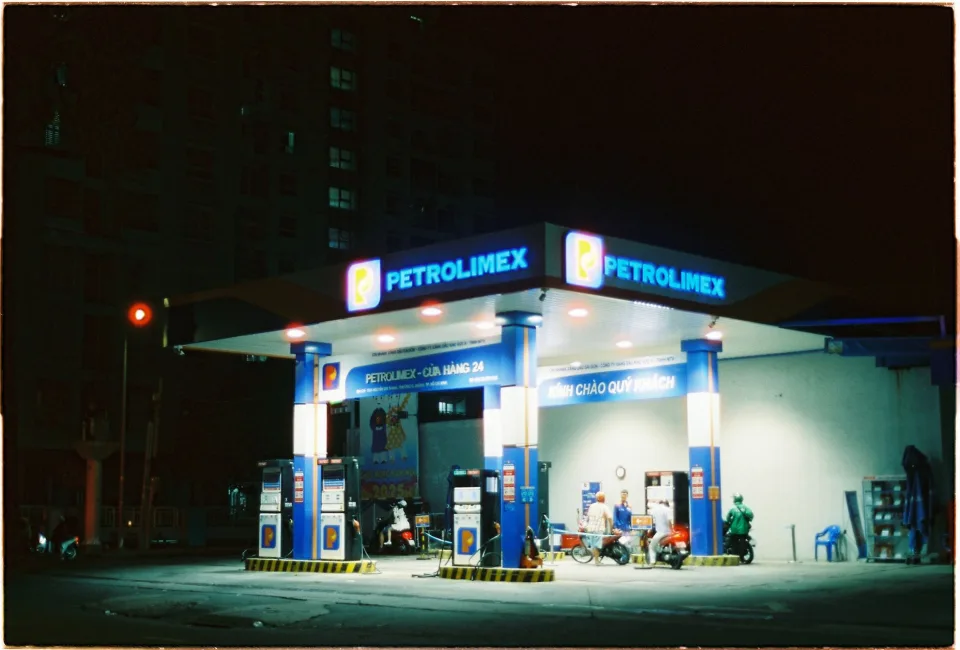 Toàn cảnh trạm xăng